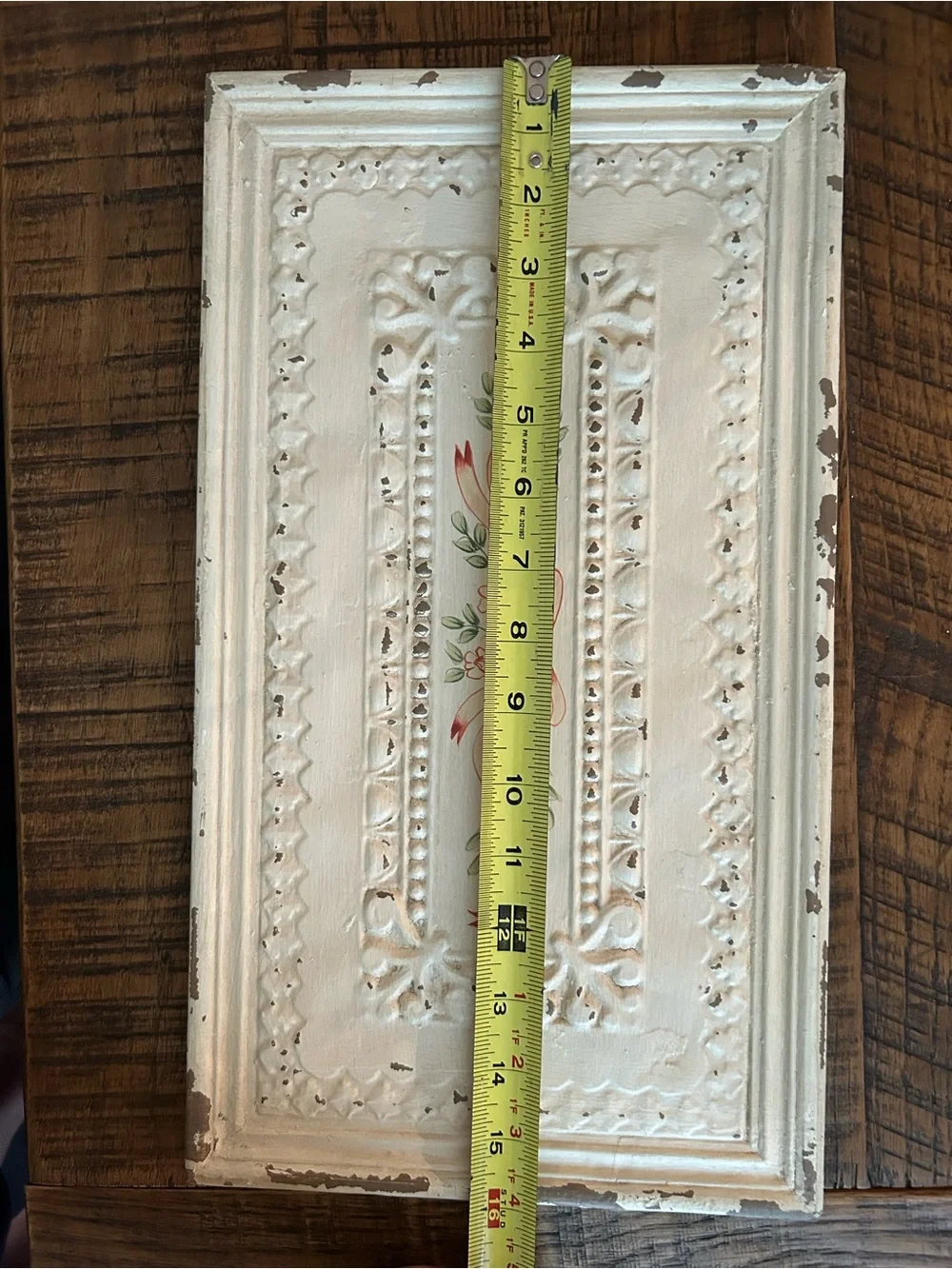 Vintage-Style Cream Decorative Wall Plaque with Painted Floral Ribbon